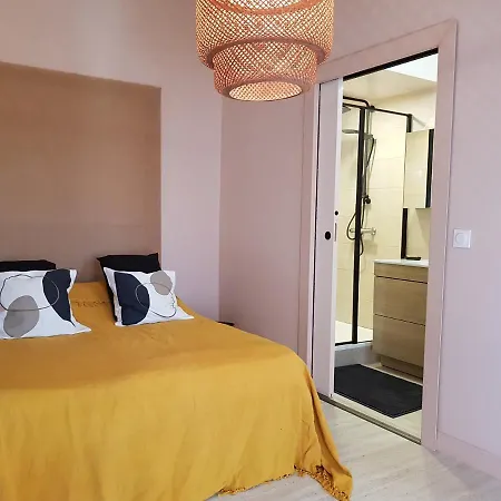 بيت ضيافة La Poussiniere إيغيزه